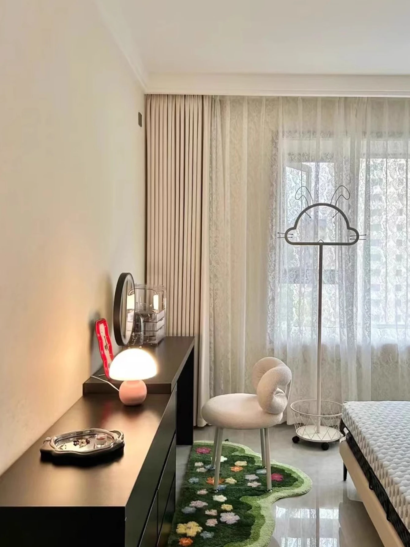 A pink/orange/red/white/beige USB socket decorative table lamp for room light decorative lamp, night light, desk light. - Image 13